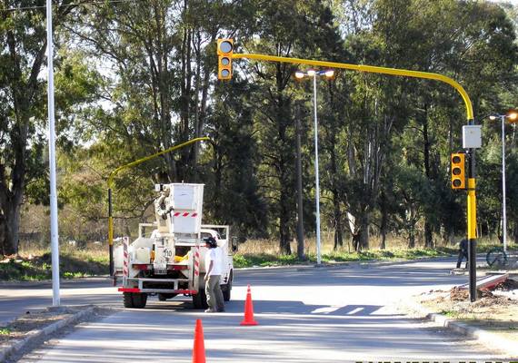 Semaforización de traza de la Ruta Provincial 1001.